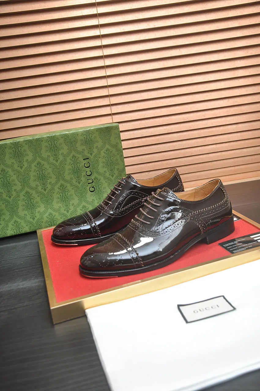 Men's shoes💰660💶 Brand: GUCCI (Gucci) Standard code: Men's code 39/44 (45/46 can be customized) Grade: Same as the official website Original quality Material: Original cowhide Water-dyed cowhide lining Original rubber outsole Style category: Men's fashionable casual leather shoes Distinguished big-name luxury elements top luxury Color: Actual picture
